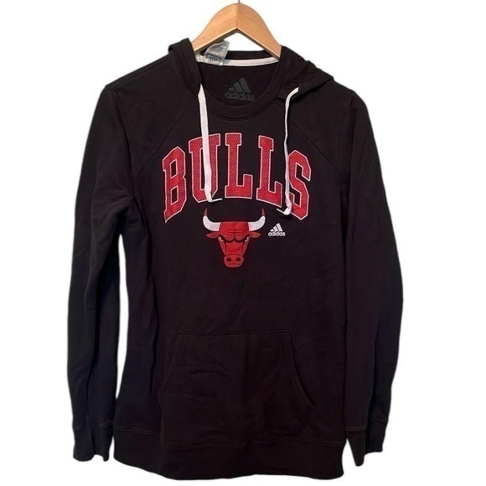 Adidas Chicago Bulls NBA pullover black and red, size large streetcore